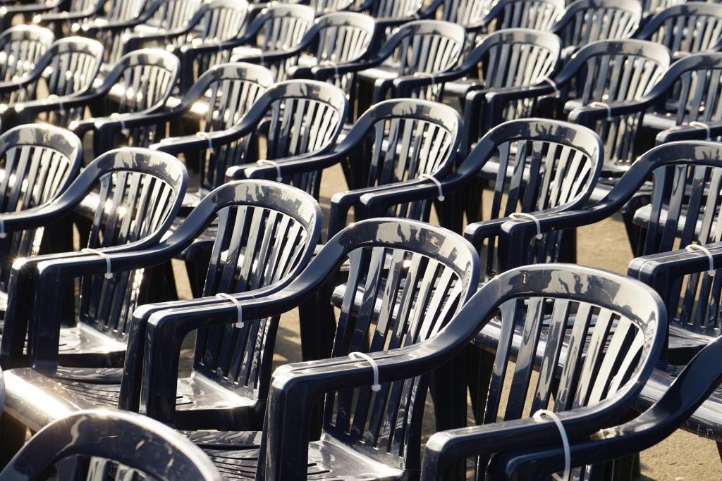 What are the Benefits of Plastic Chairs Beonespark